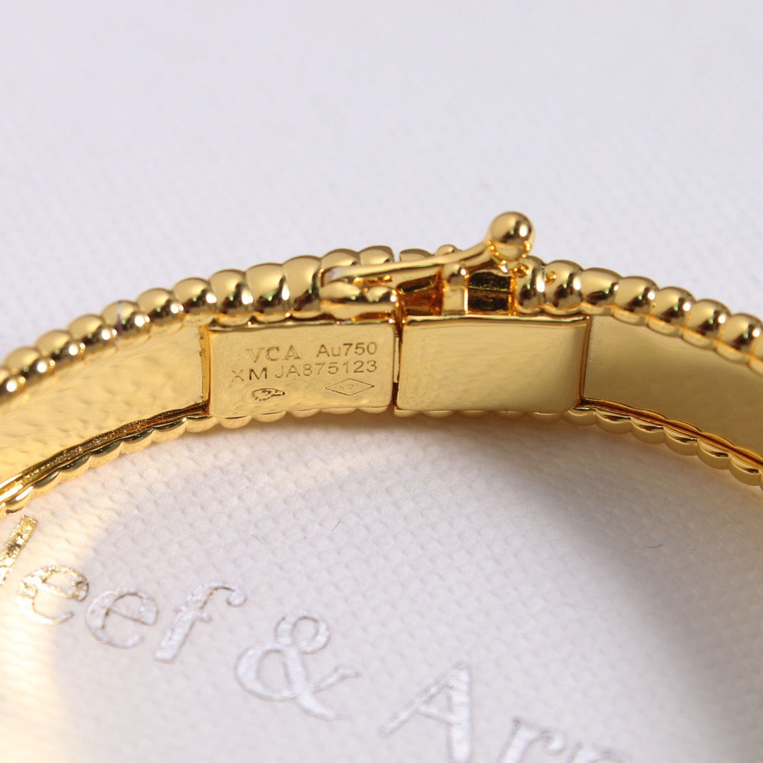 [Lumi Jewels]  Kaleidoscope Bracelet Signature Engraved Version