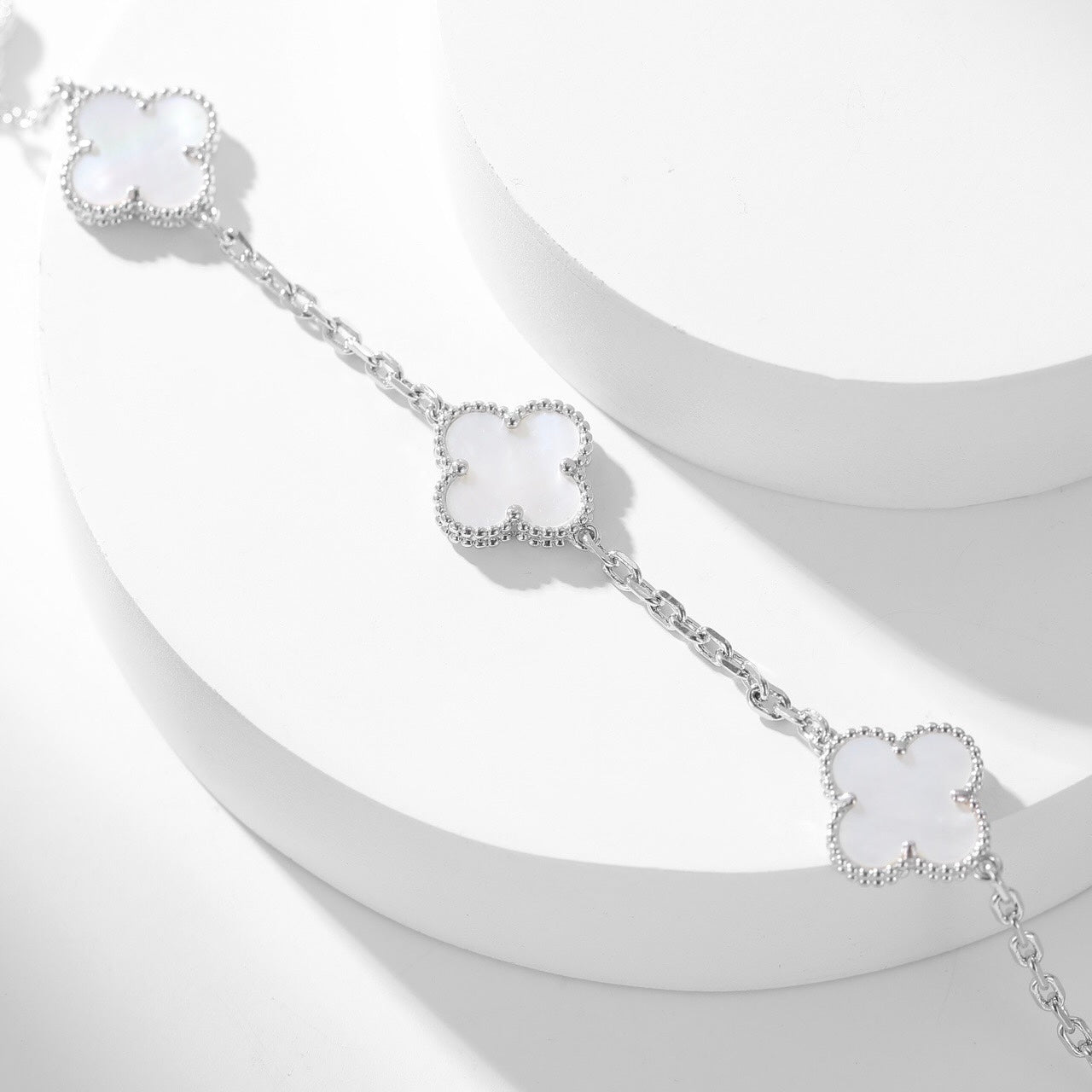 [Lumi Jewellery]CLOVER 10 MOTIFS WHITE MOTHER OF PEARL NECKLACE