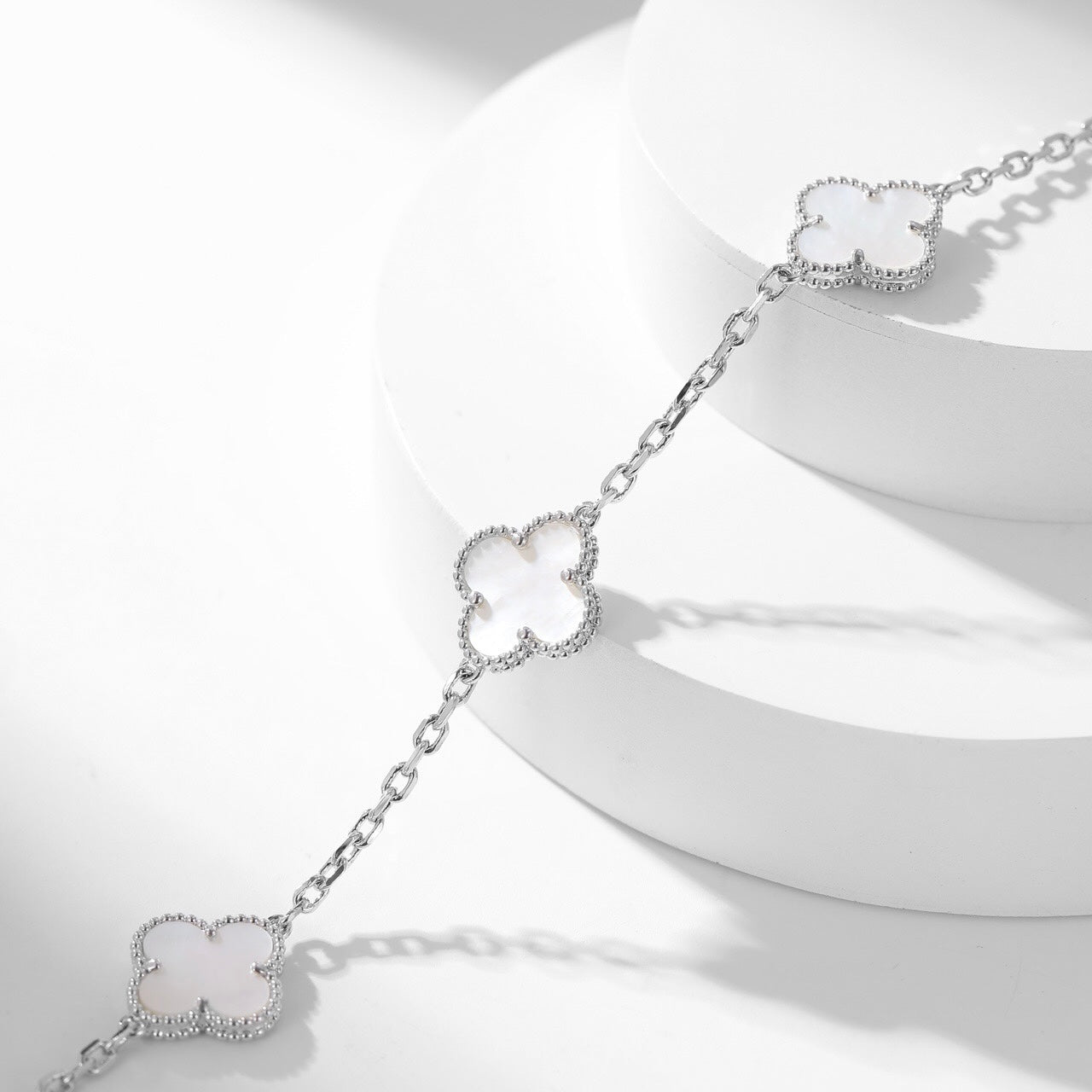 [Lumi Jewellery]CLOVER 10 MOTIFS WHITE MOTHER OF PEARL NECKLACE