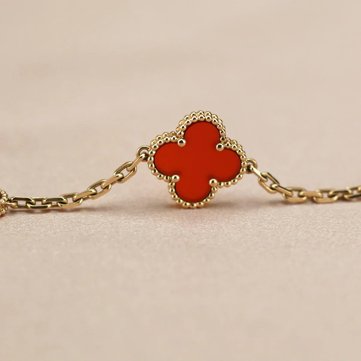 [Lumi Jewellery] CLOVER 5 MOTIF RED CORNELIAN BRACELET COLLECTION