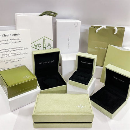 [Lumi Jewellery]VA CLOVER BRACELET NECKLACE RING BOX GIFT BAG