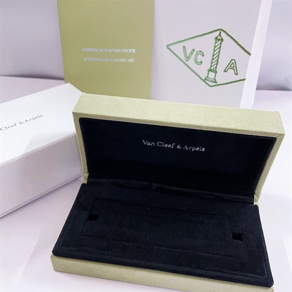 [Lumi Jewellery]VA CLOVER BRACELET NECKLACE RING BOX GIFT BAG