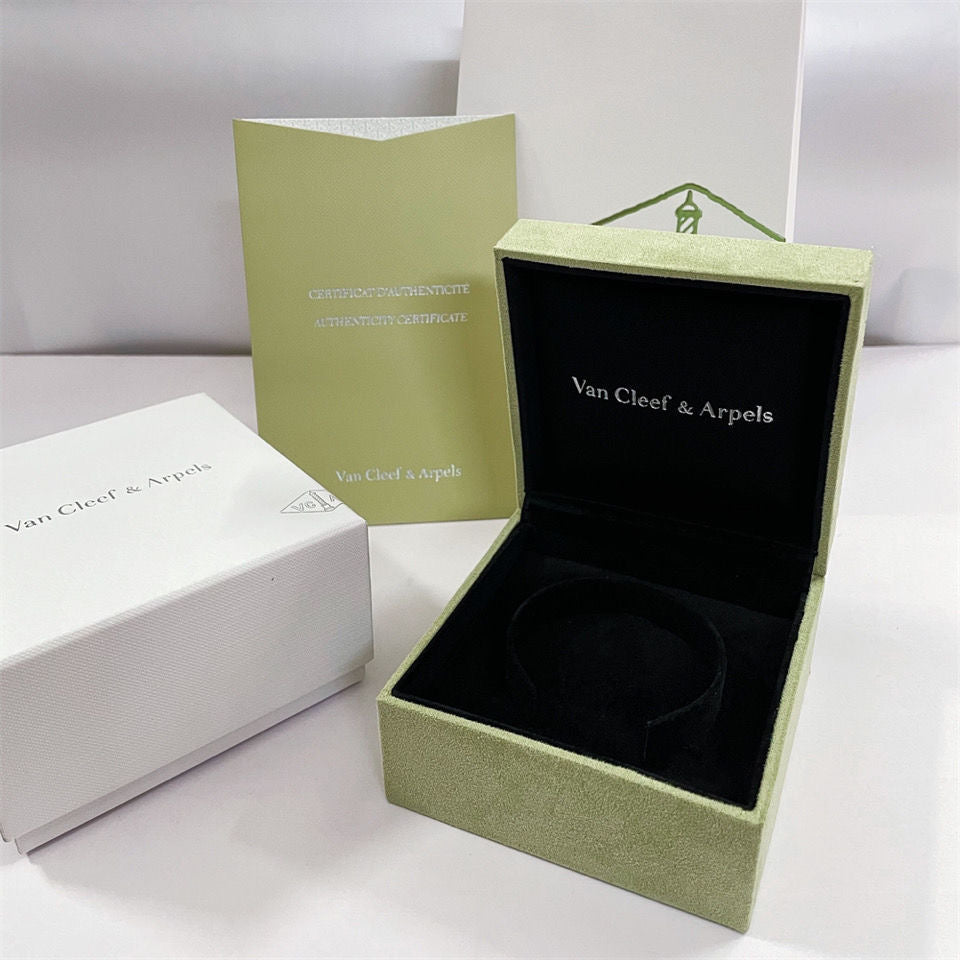 [Lumi Jewellery]VA CLOVER BRACELET NECKLACE RING BOX GIFT BAG