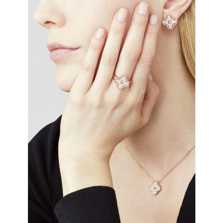 [Lumi Jewellery]CLOVER 15MM DIAMOND SINGLE FLOWER NECKLACE