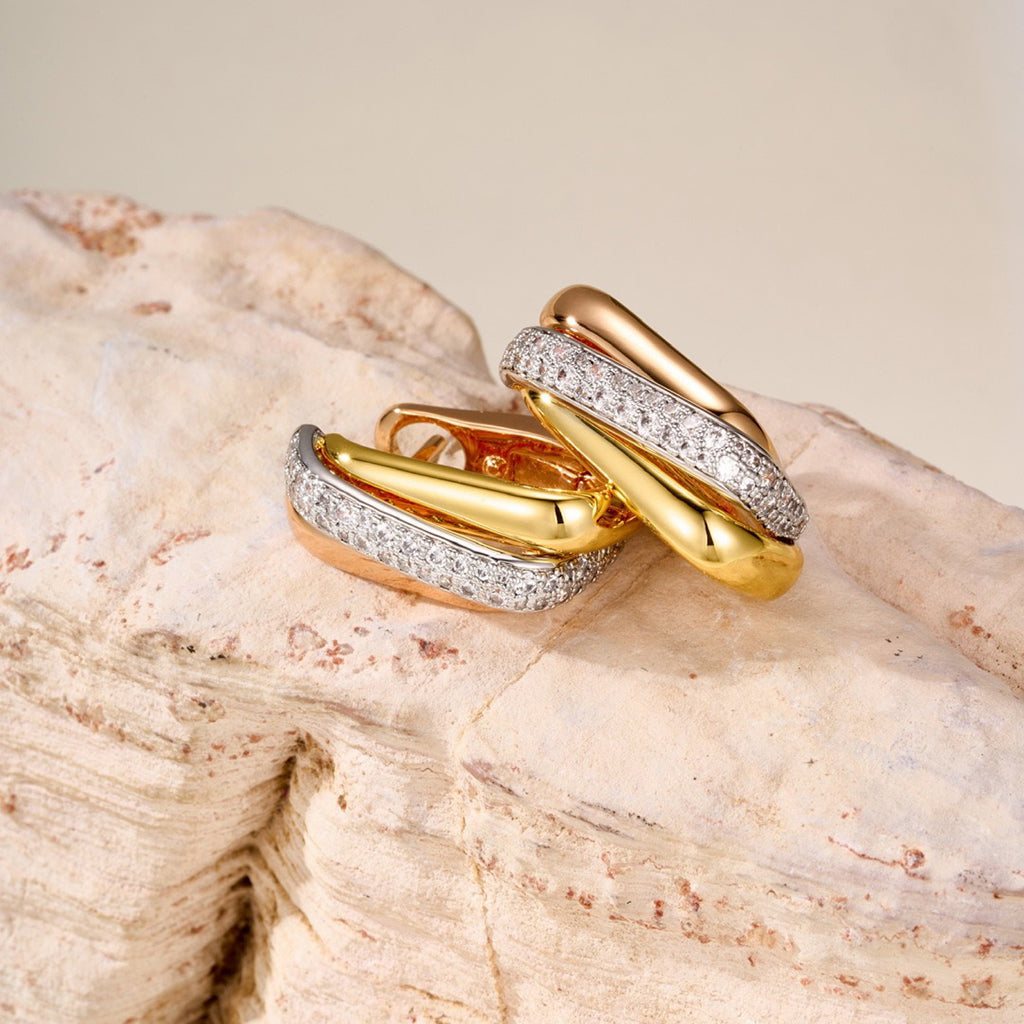 [Lumi Jewelery]TRINITY HALF DIAMOND  CUSHION EARRINGS