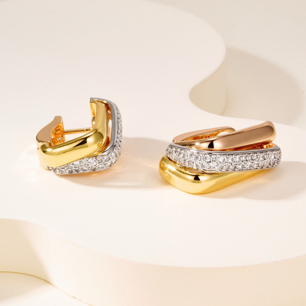 [Lumi Jewelery]TRINITY HALF DIAMOND  CUSHION EARRINGS