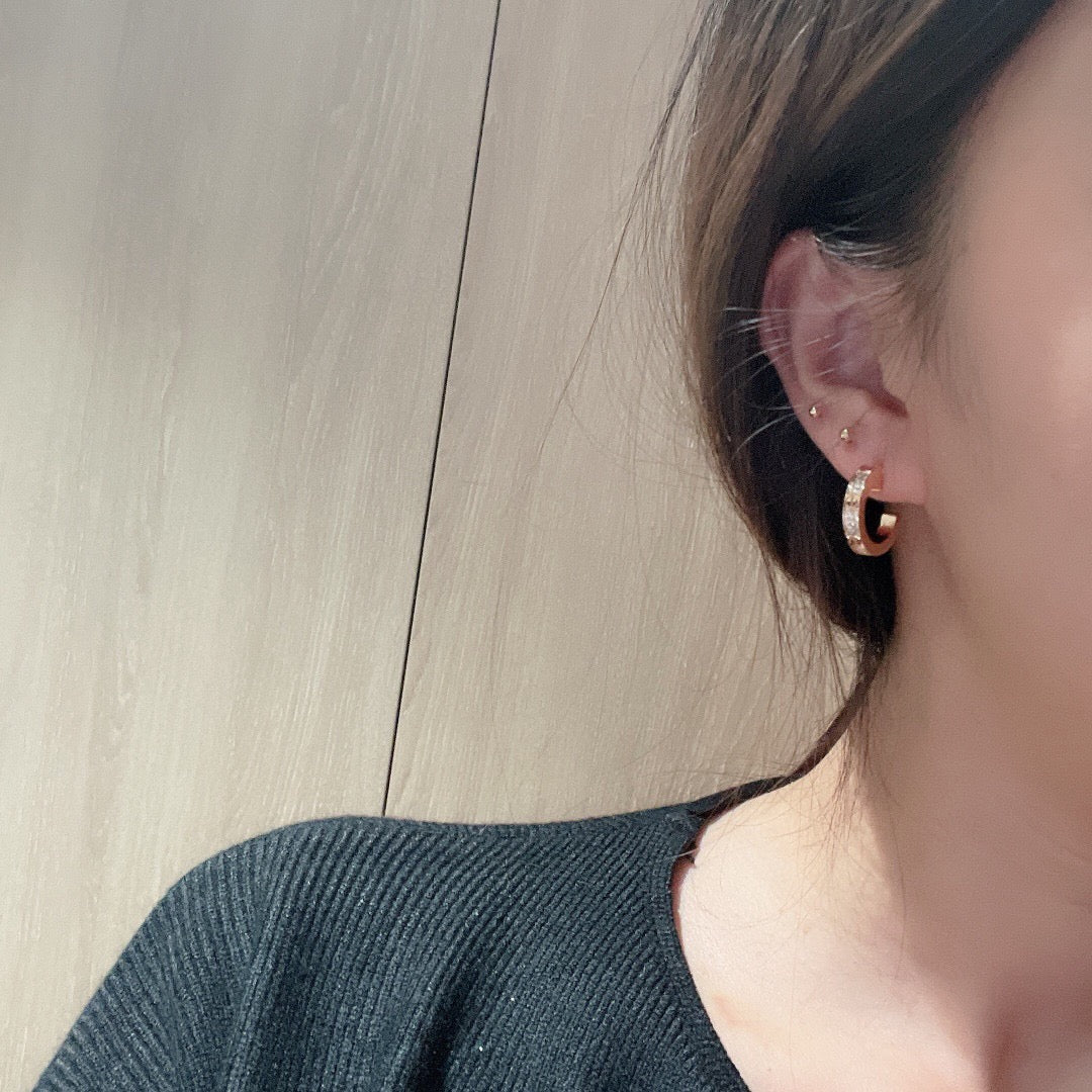 [Lumi Jewelery]LOVE 5.5MM DIAMOND PAVED EARRINGS