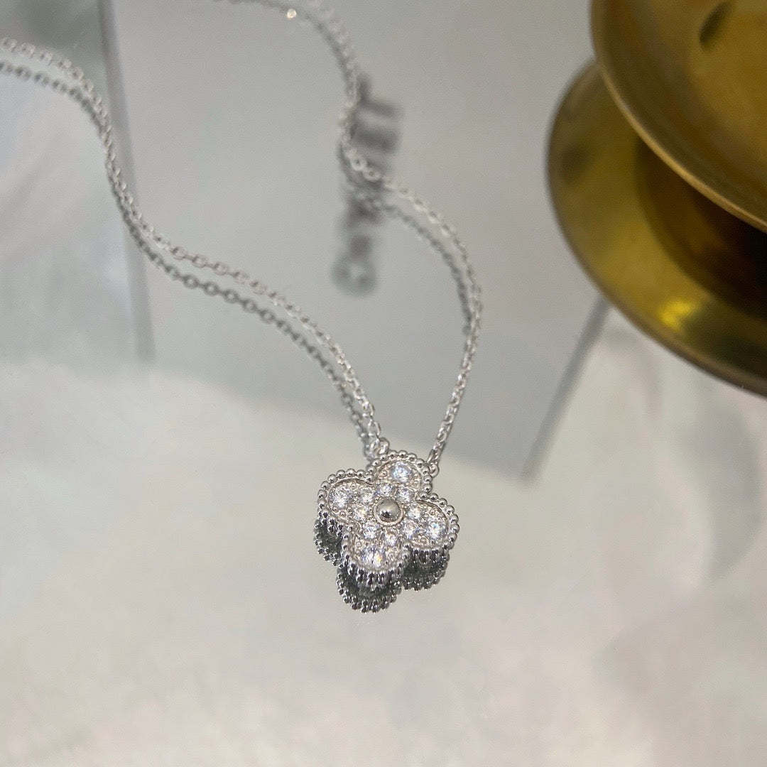 [Lumi Jewellery]CLOVER 15MM DIAMOND SINGLE FLOWER NECKLACE