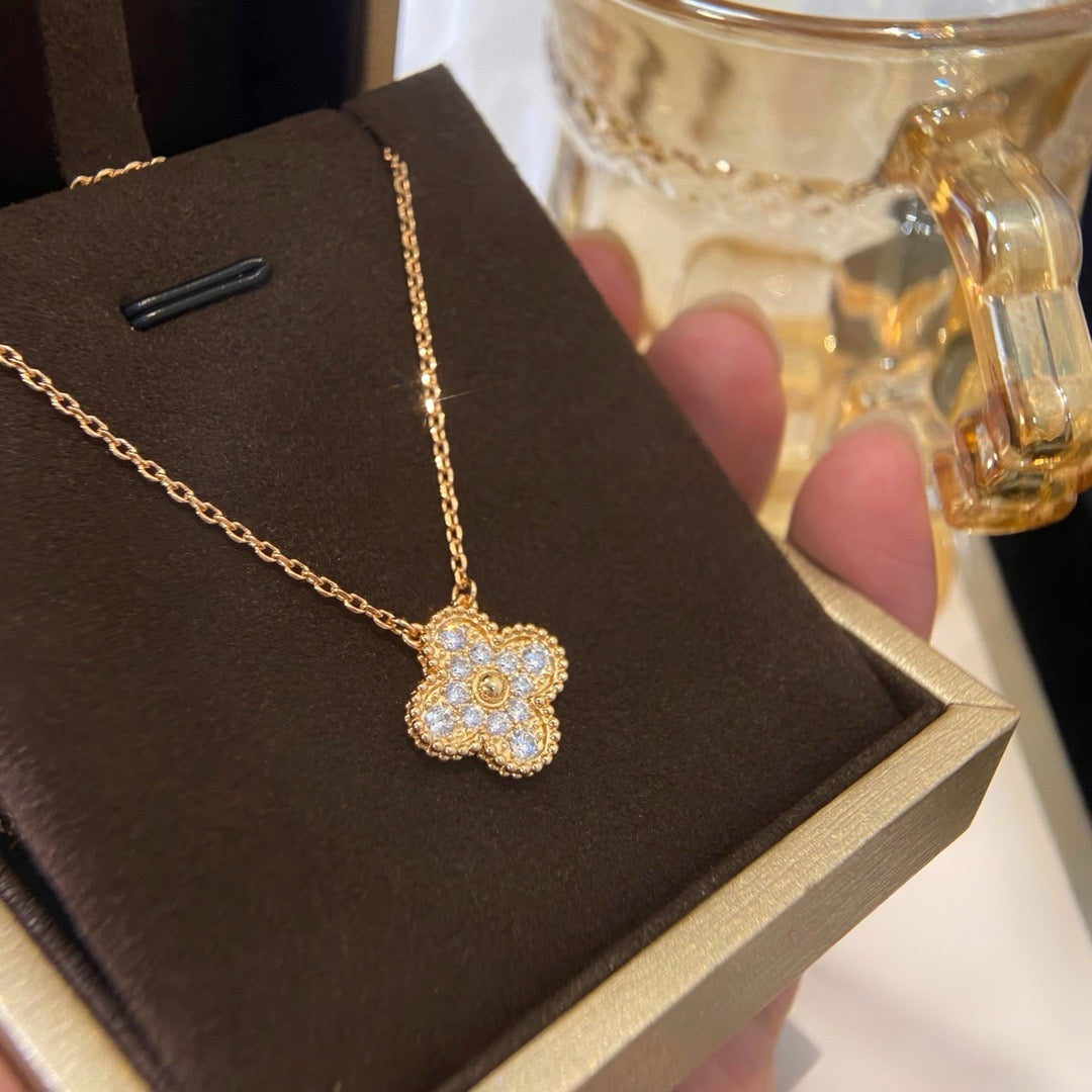 [Lumi Jewellery]CLOVER 15MM DIAMOND SINGLE FLOWER NECKLACE