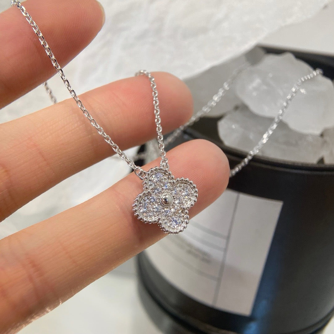[Lumi Jewellery]CLOVER 15MM DIAMOND SINGLE FLOWER NECKLACE