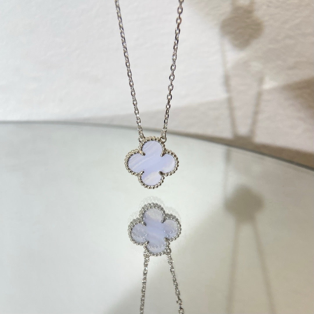 [Lumi Jewellery]CLOVER 15MM BLUE CHALCEDONY NECKLACE SILVER