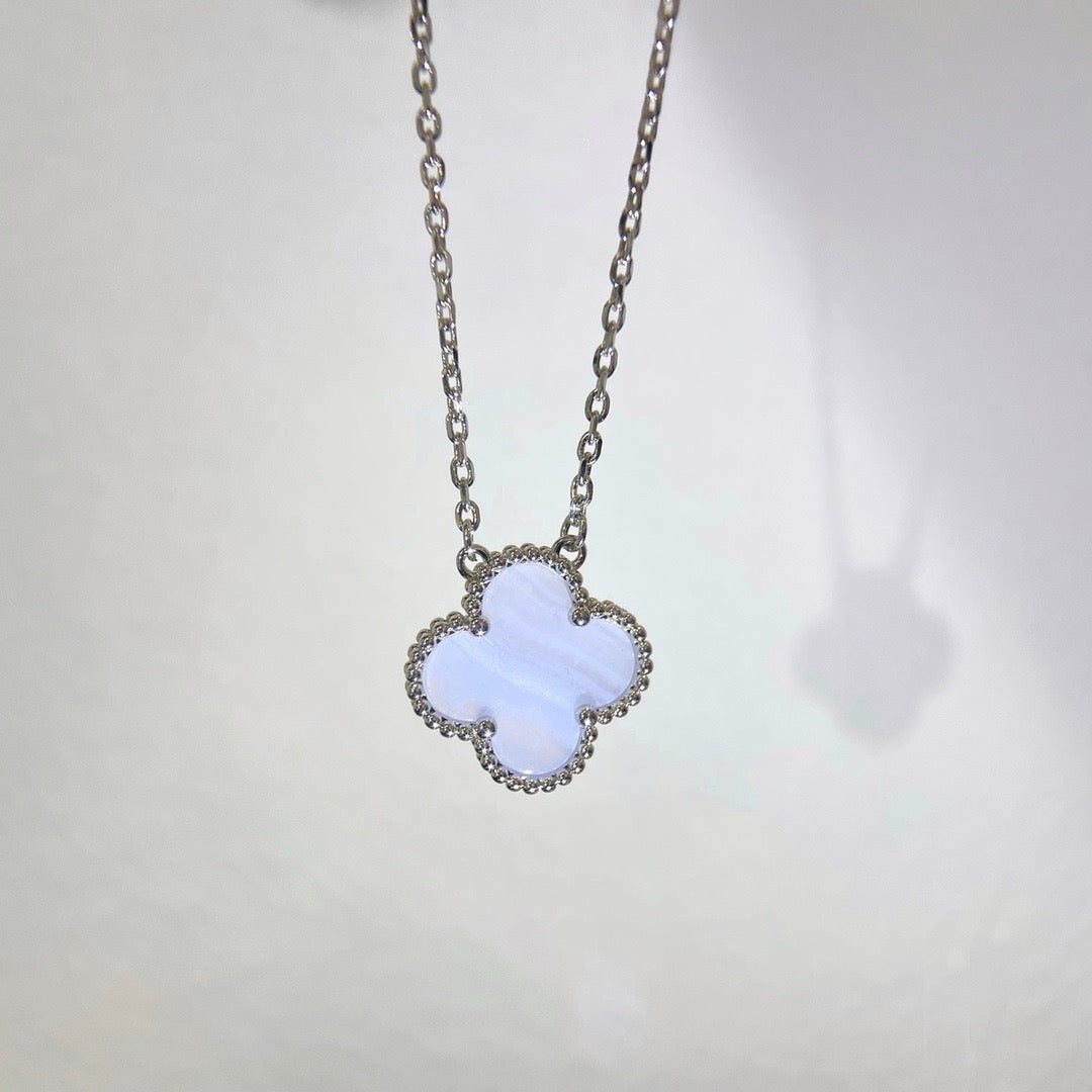 [Lumi Jewellery]CLOVER 15MM BLUE CHALCEDONY NECKLACE SILVER