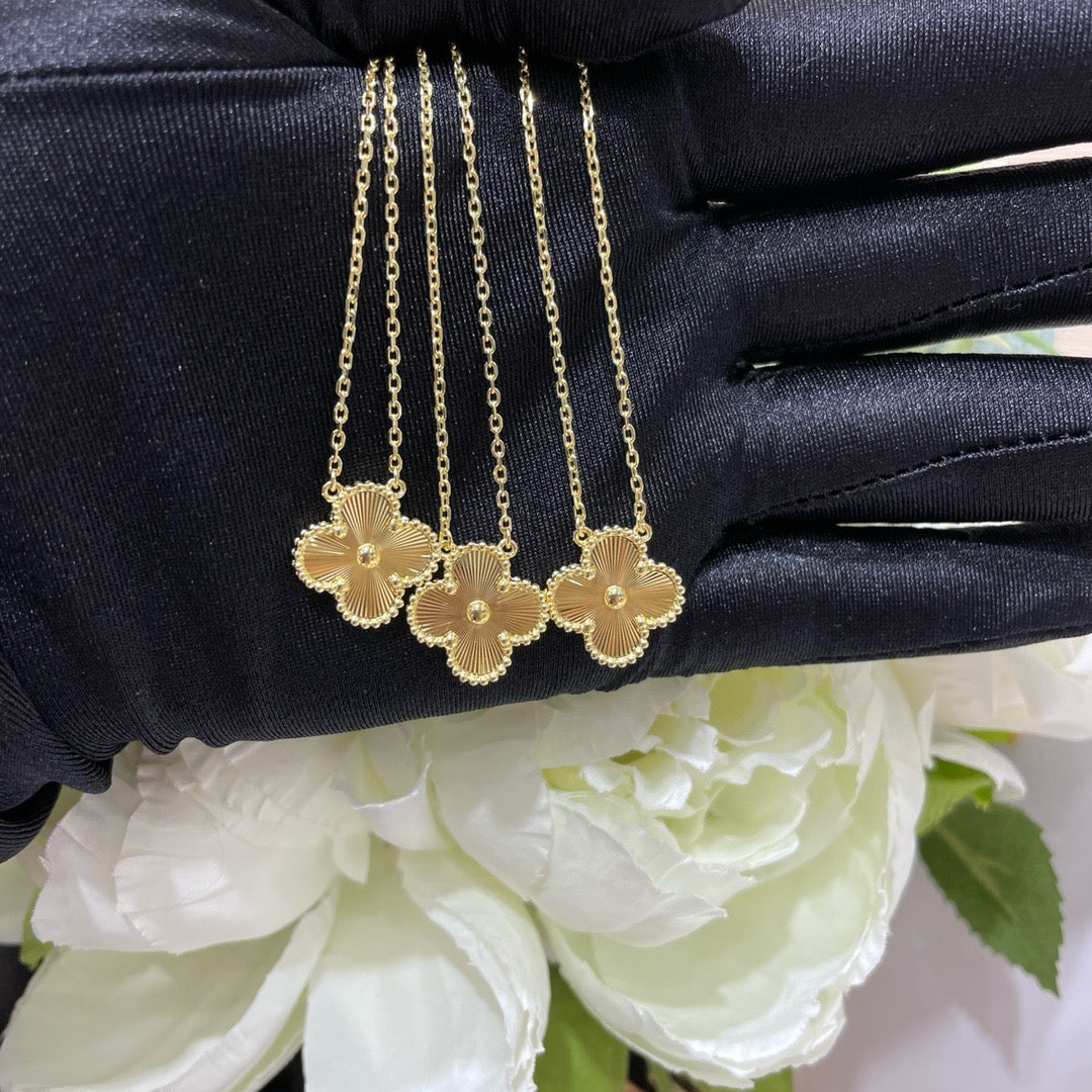 [Lumi Jewellery]CLOVER 15MM LASER NECKLACE