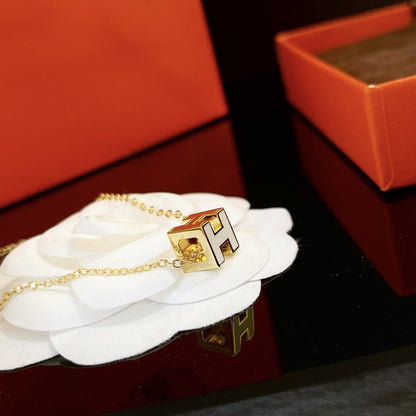 [Lumi Jewellery]H WHITE SQUARE GOLD NECKLACE