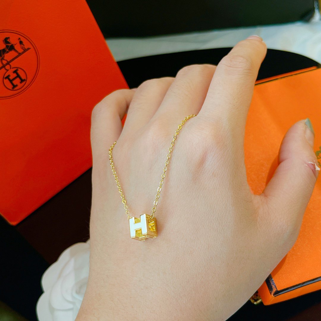 [Lumi Jewellery]H WHITE SQUARE GOLD NECKLACE