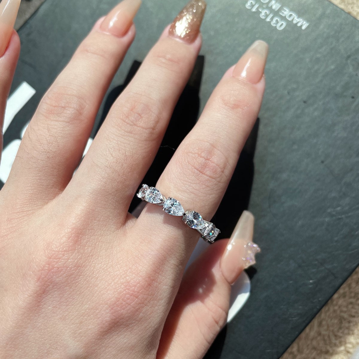 [Lumi Jewellery]Exquisite Pear Cut Tennis Ring