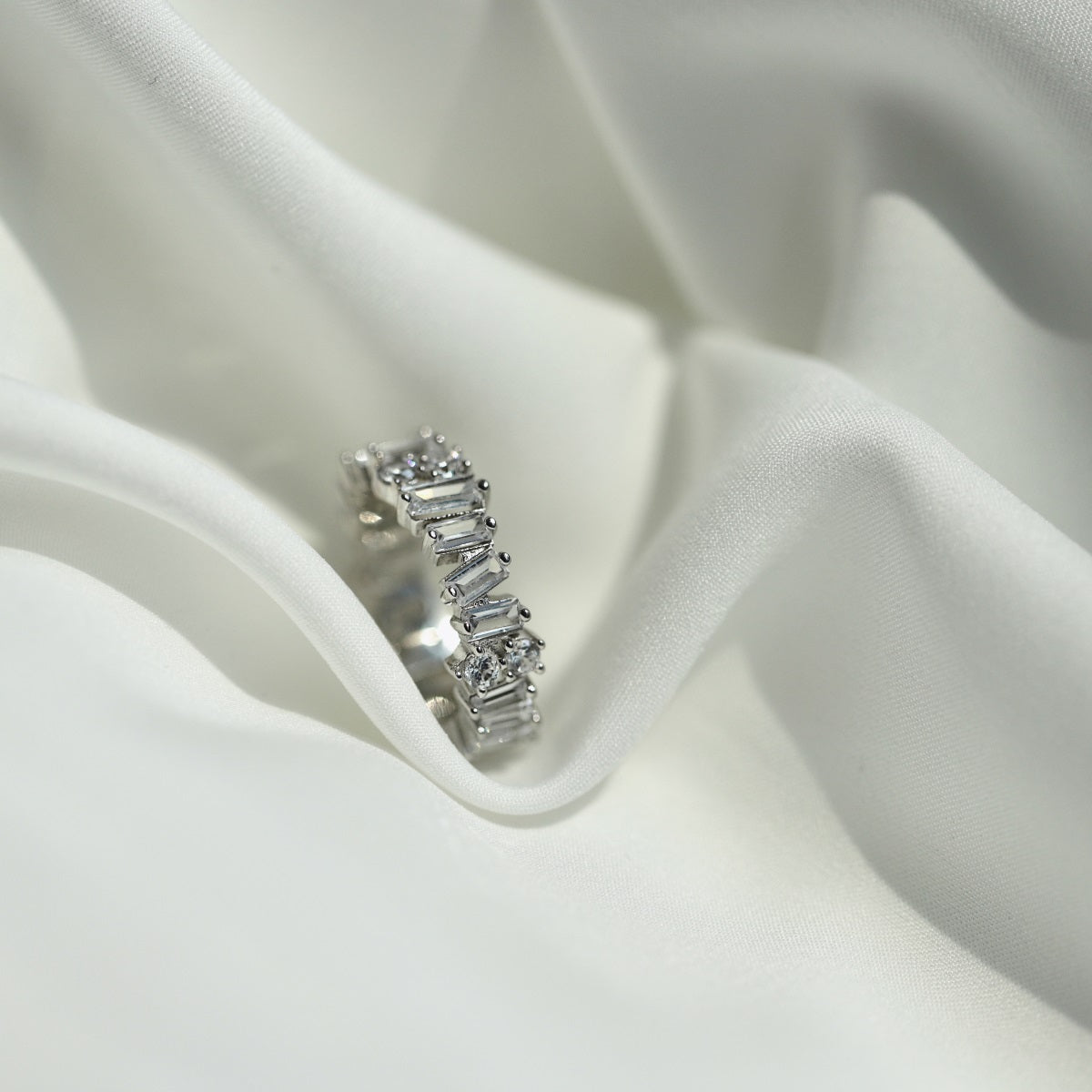 [Lumi Jewellery]Delicate Multi Shape Tennis Ring