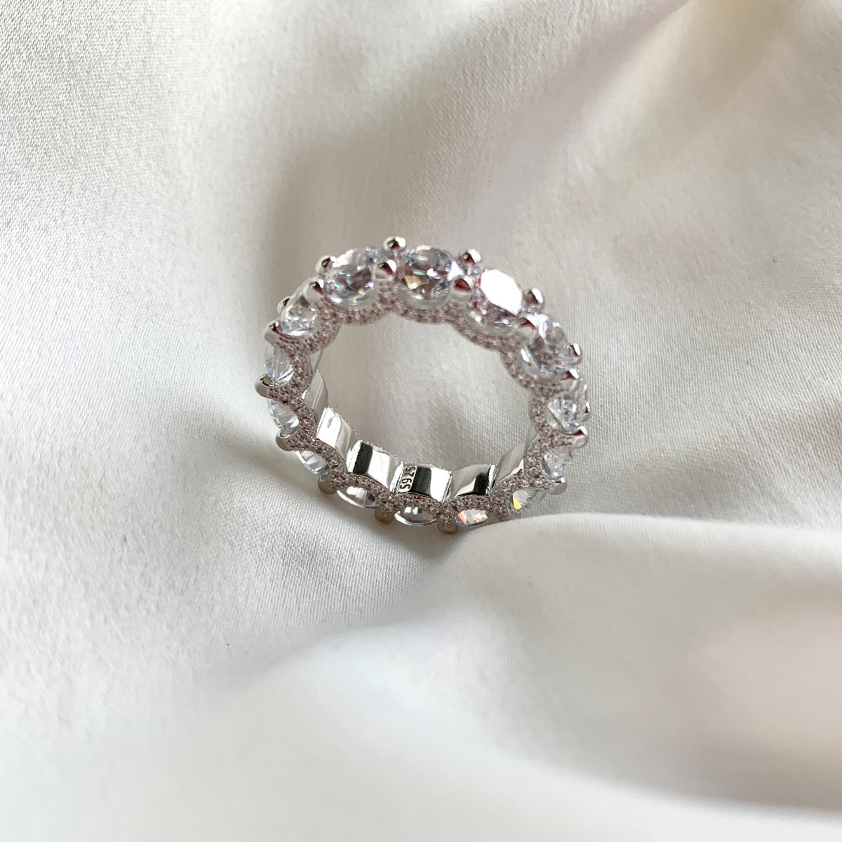[Lumi Jewellery]Gorgeous Round Cut Tennis Ring