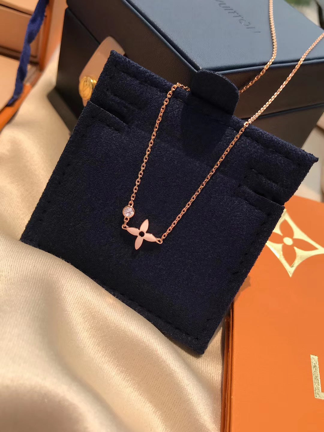 [Lumi Jewellery]BLOSSOM PENDANT PINK GOLD AND DIAMOND