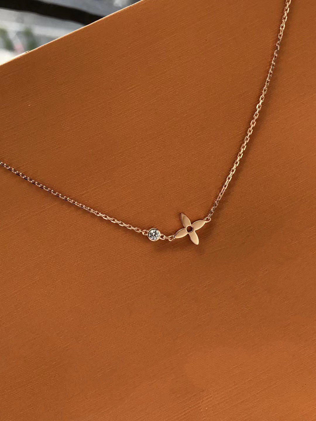 [Lumi Jewellery]BLOSSOM PENDANT PINK GOLD AND DIAMOND
