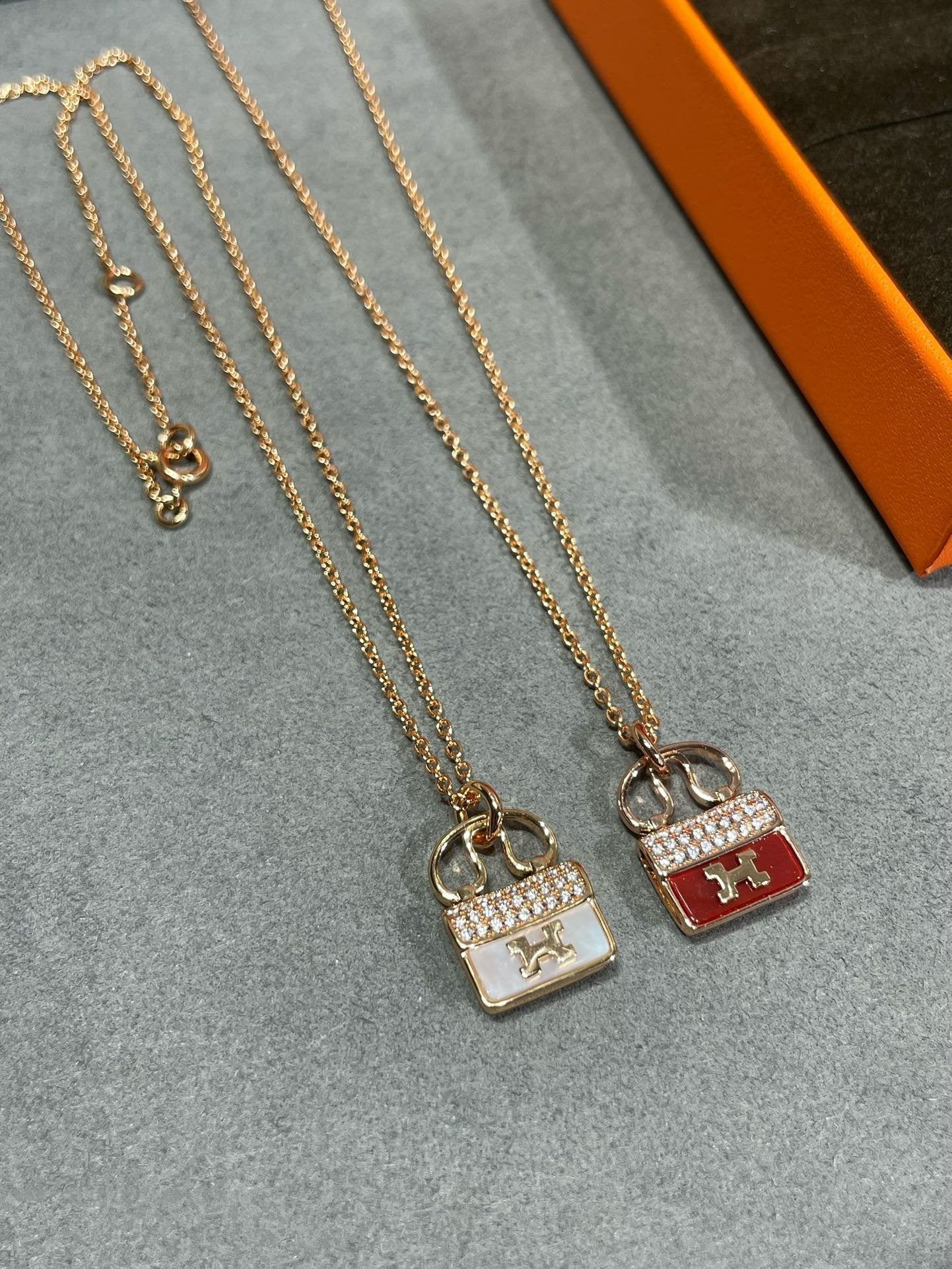 [Lumi Jewellery]H CIRCE MOISSANITE PENDANT NECKLACE GOLD