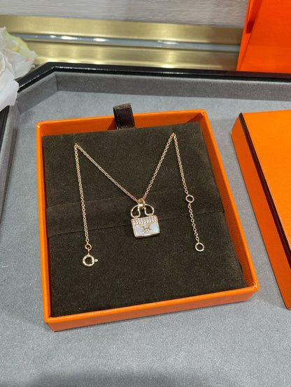 [Lumi Jewellery]H CIRCE MOISSANITE PENDANT NECKLACE GOLD