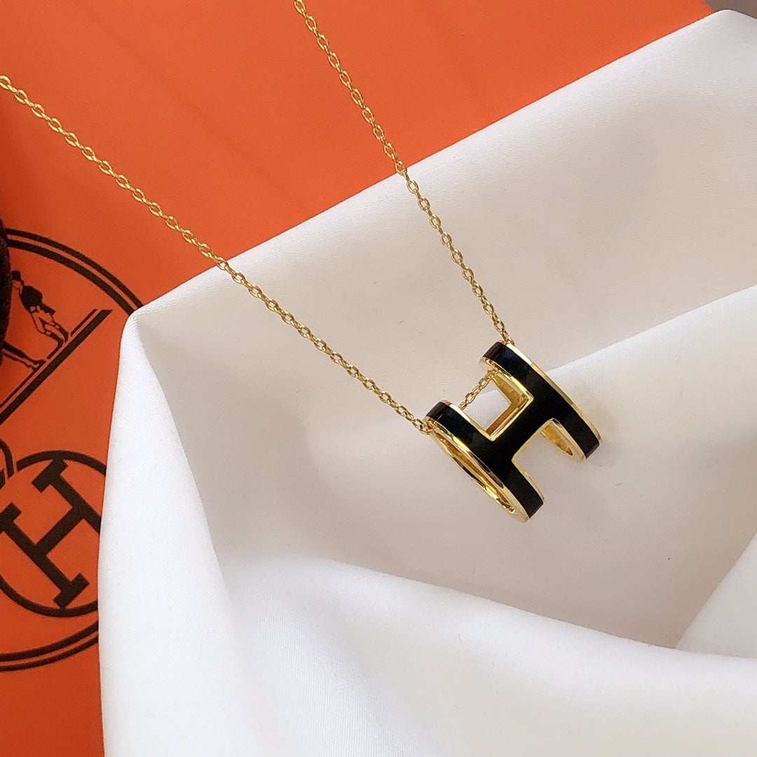 [Lumi Jewellery]HM CLIC BLACK ENAMEL GOLD NECKLACE