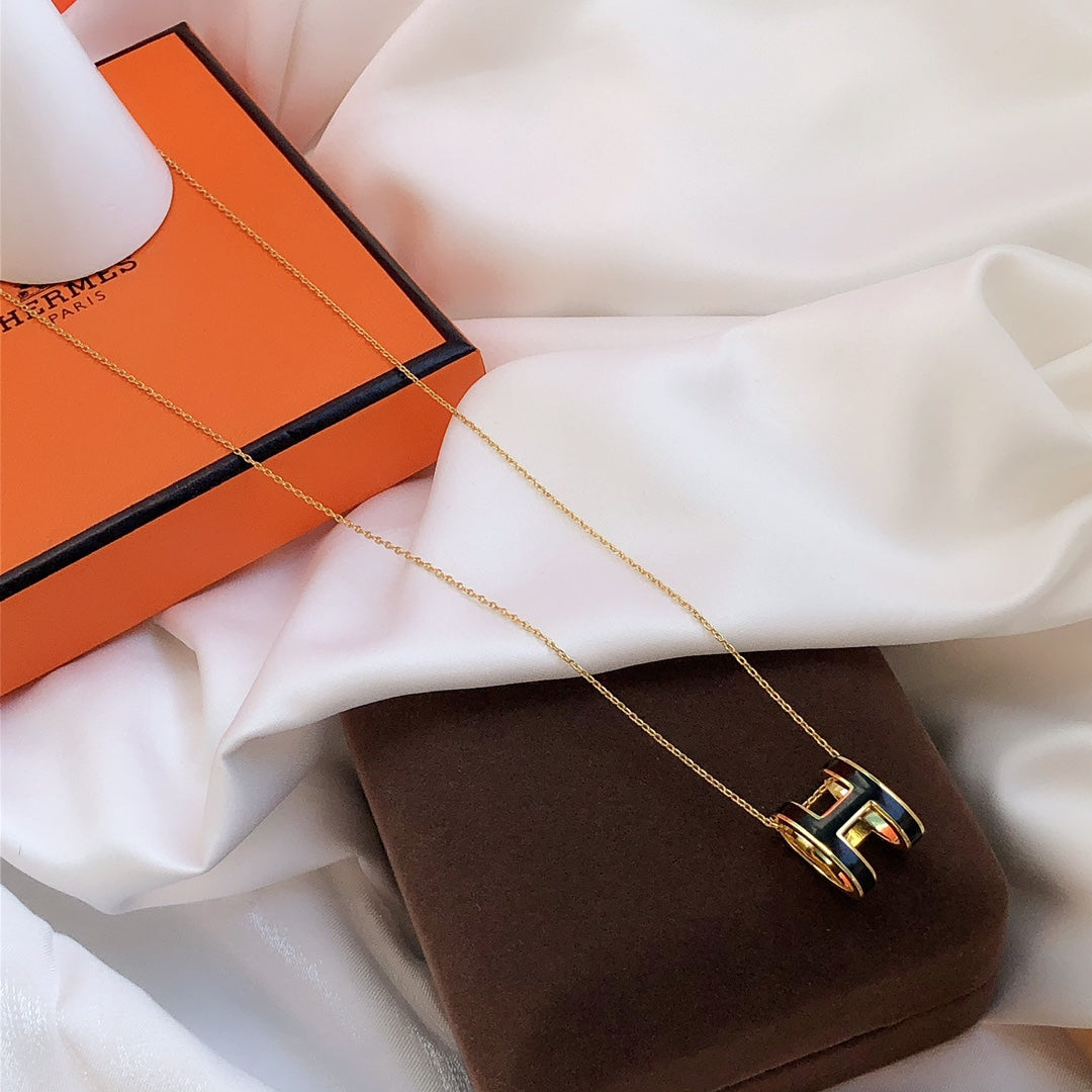 [Lumi Jewellery]HM CLIC BLACK ENAMEL GOLD NECKLACE