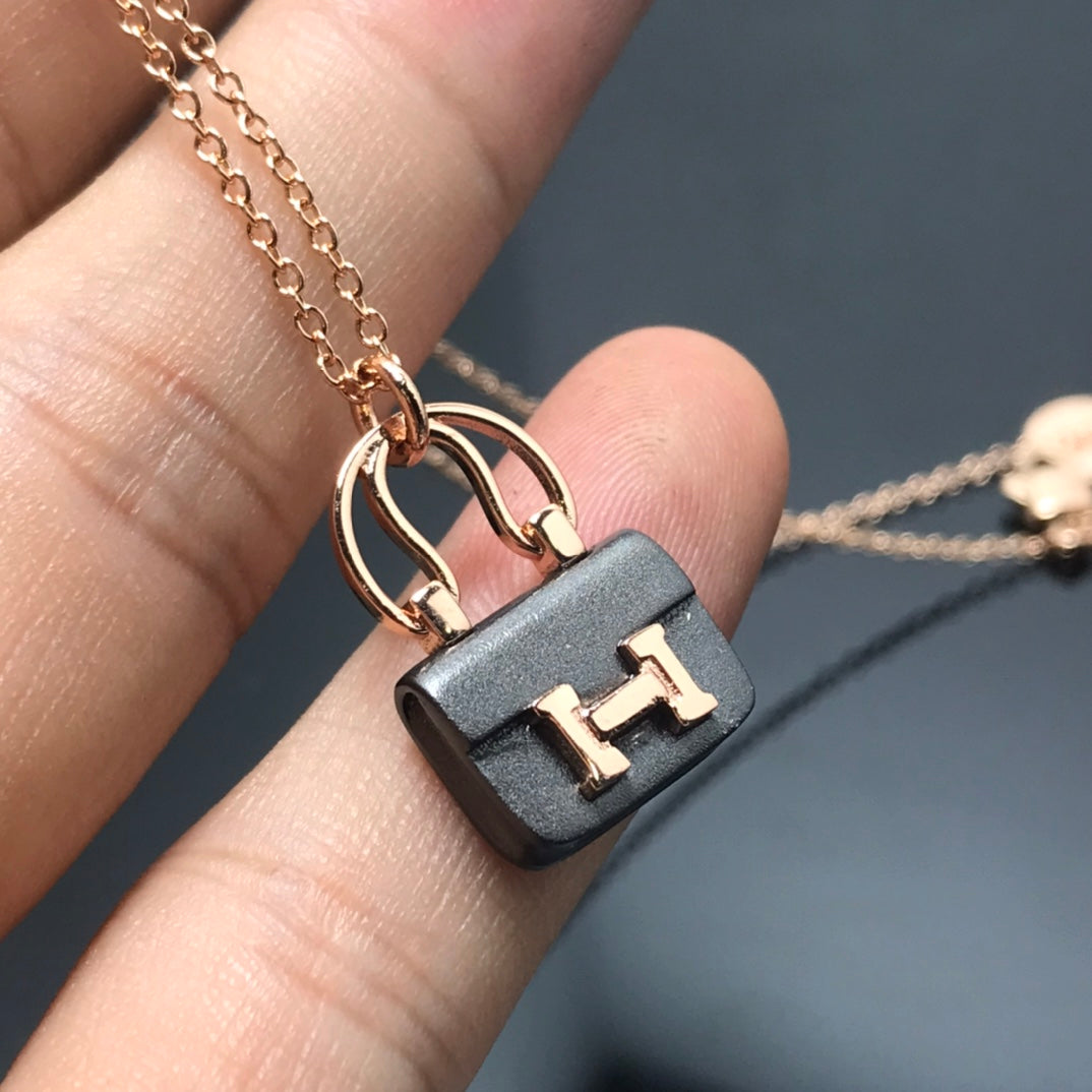 [Lumi Jewellery]WOMEN'S HM AMULETTES CONSTANCE PENDANT NECKLACE