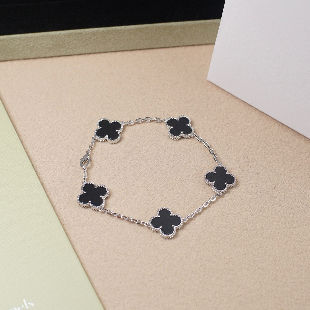 [Lumi Jewellery] CLOVER 5 MOTIF ONYXS BRACELET COLLECTION