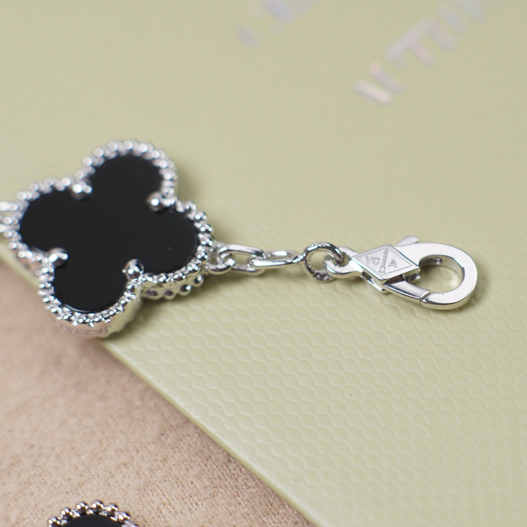 [Lumi Jewellery] CLOVER 5 MOTIF ONYXS BRACELET COLLECTION