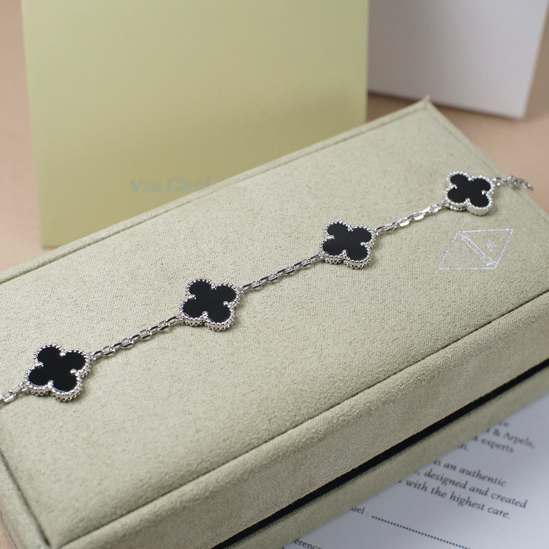 [Lumi Jewellery] CLOVER 5 MOTIF ONYXS BRACELET COLLECTION