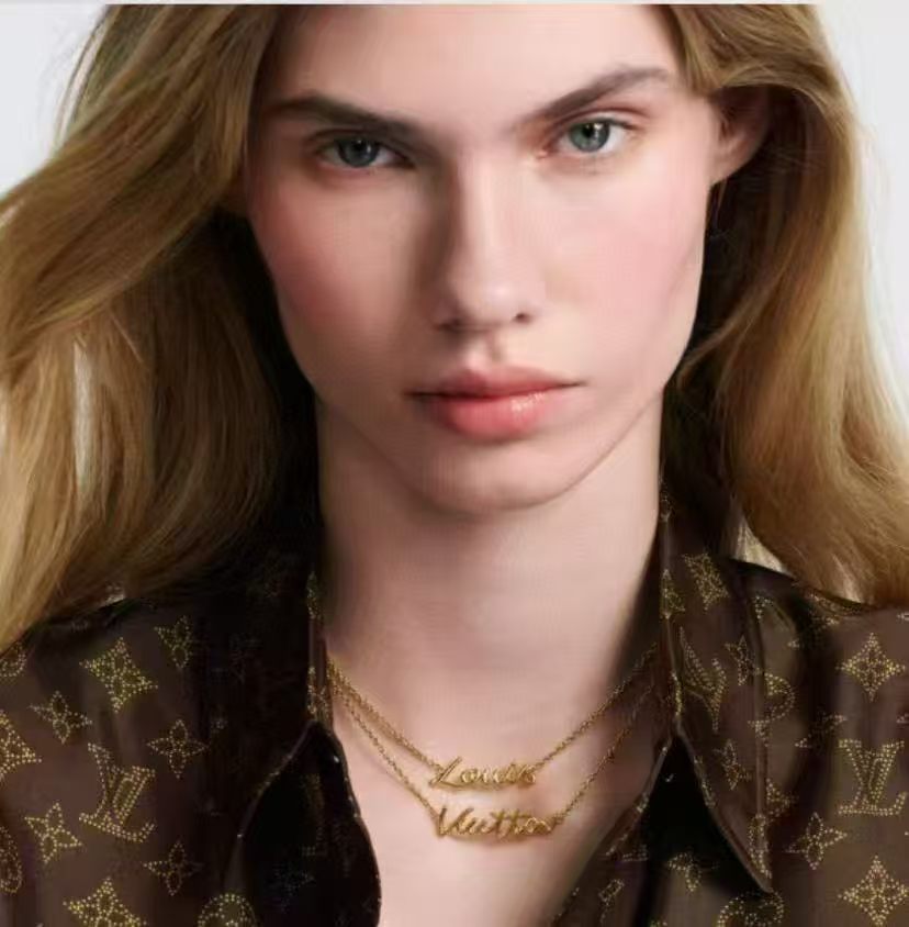 [Lumi Jewellery]LV Script Necklace