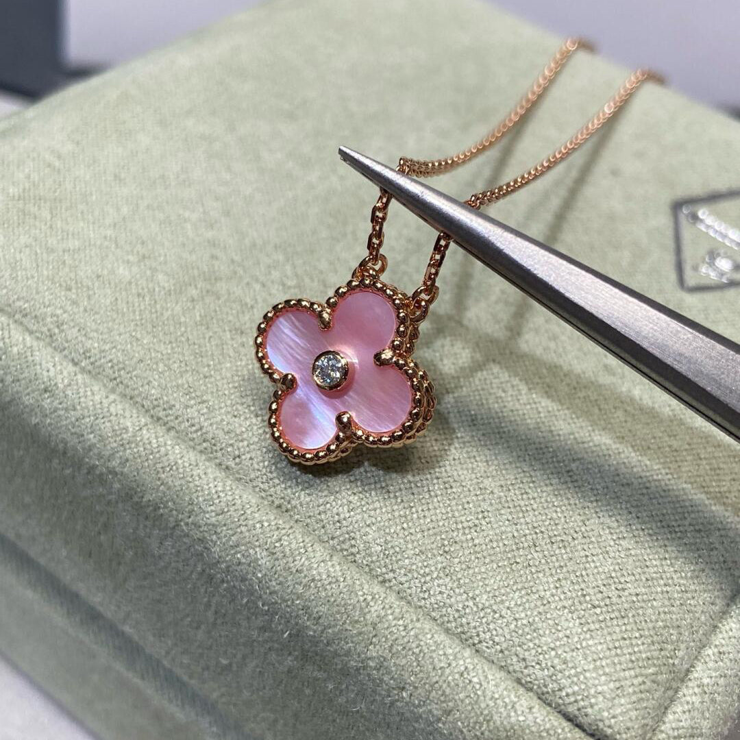 [Lumi Jewellery]CLOVER 15MM DIAMOND PINK MOP NECKLACE