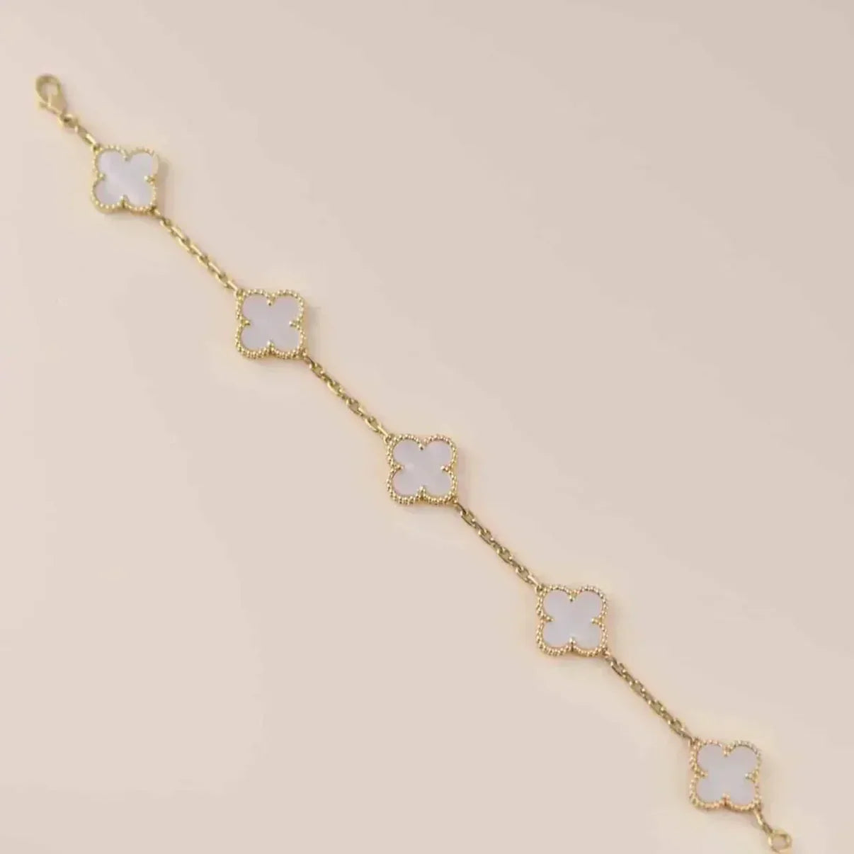 [Lumi Jewellery]CLOVER WHITE PEARL MOP 5 MOTIF BRACELET COLLECTION
