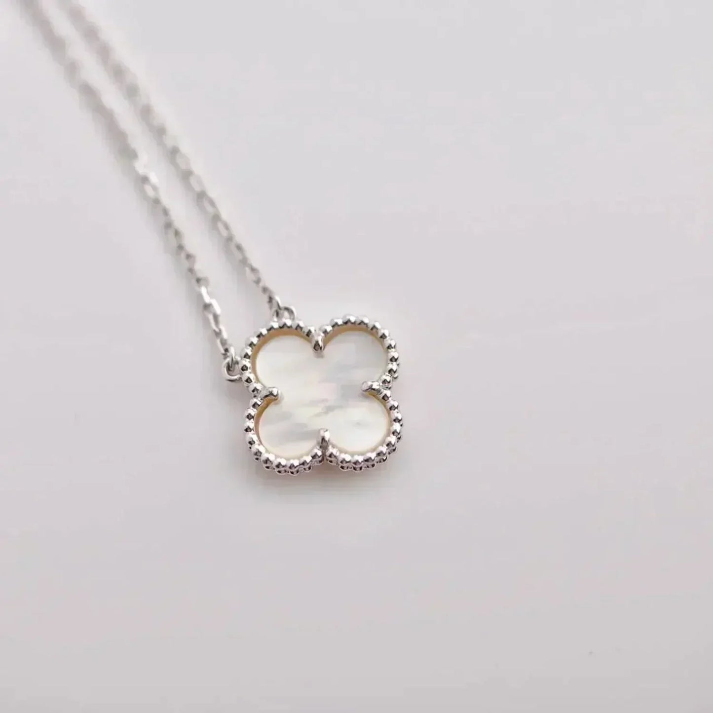 [Lumi Jewellery]CLOVER  15MM WHITE MOTHER-OF-PEARL SILVER