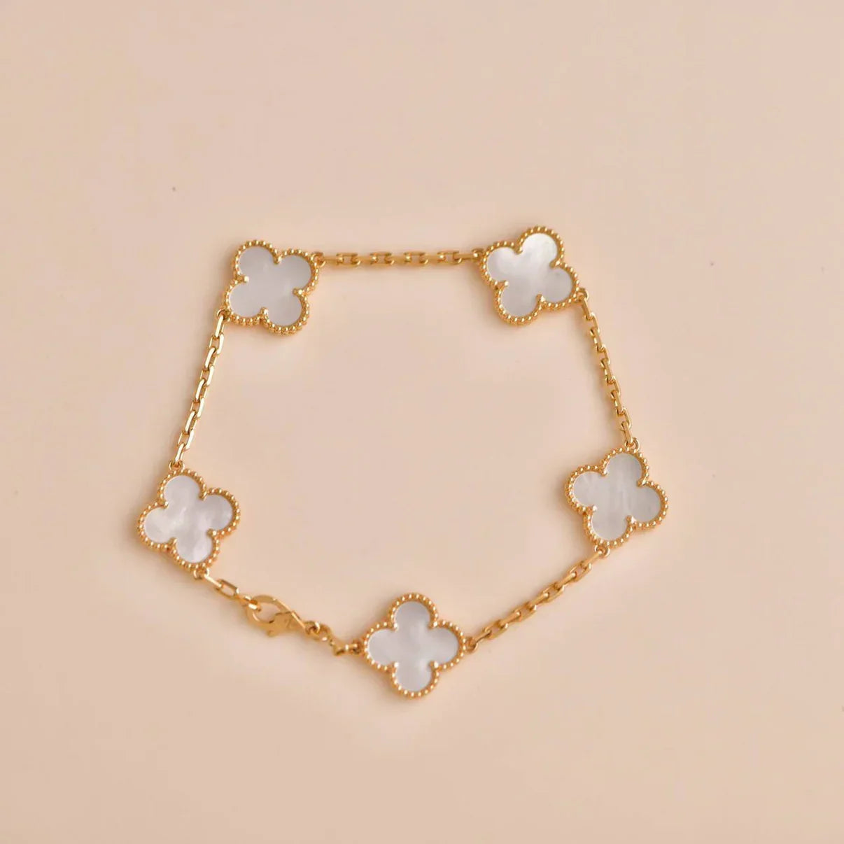 [Lumi Jewellery]CLOVER WHITE PEARL MOP 5 MOTIF BRACELET COLLECTION