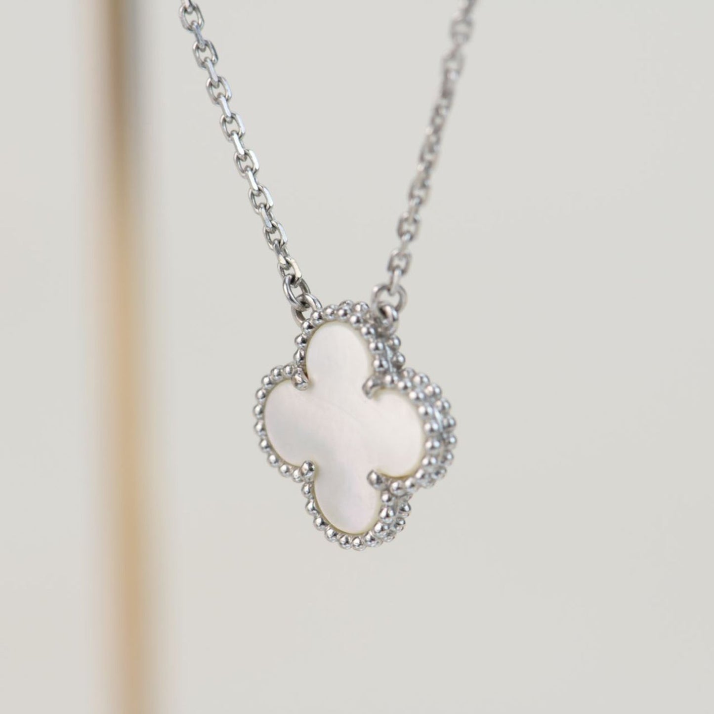 [Lumi Jewellery]CLOVER  15MM WHITE MOTHER-OF-PEARL SILVER