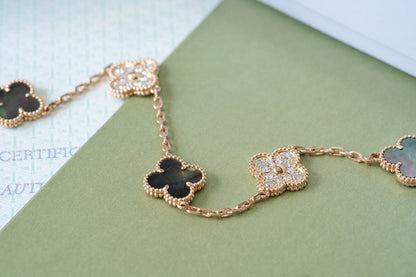 [Lumi Jewellery] CLOVER 5 MOTIF GRAY MOP BRACELET COLLECTION