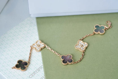 [Lumi Jewellery] CLOVER 5 MOTIF GRAY MOP BRACELET COLLECTION