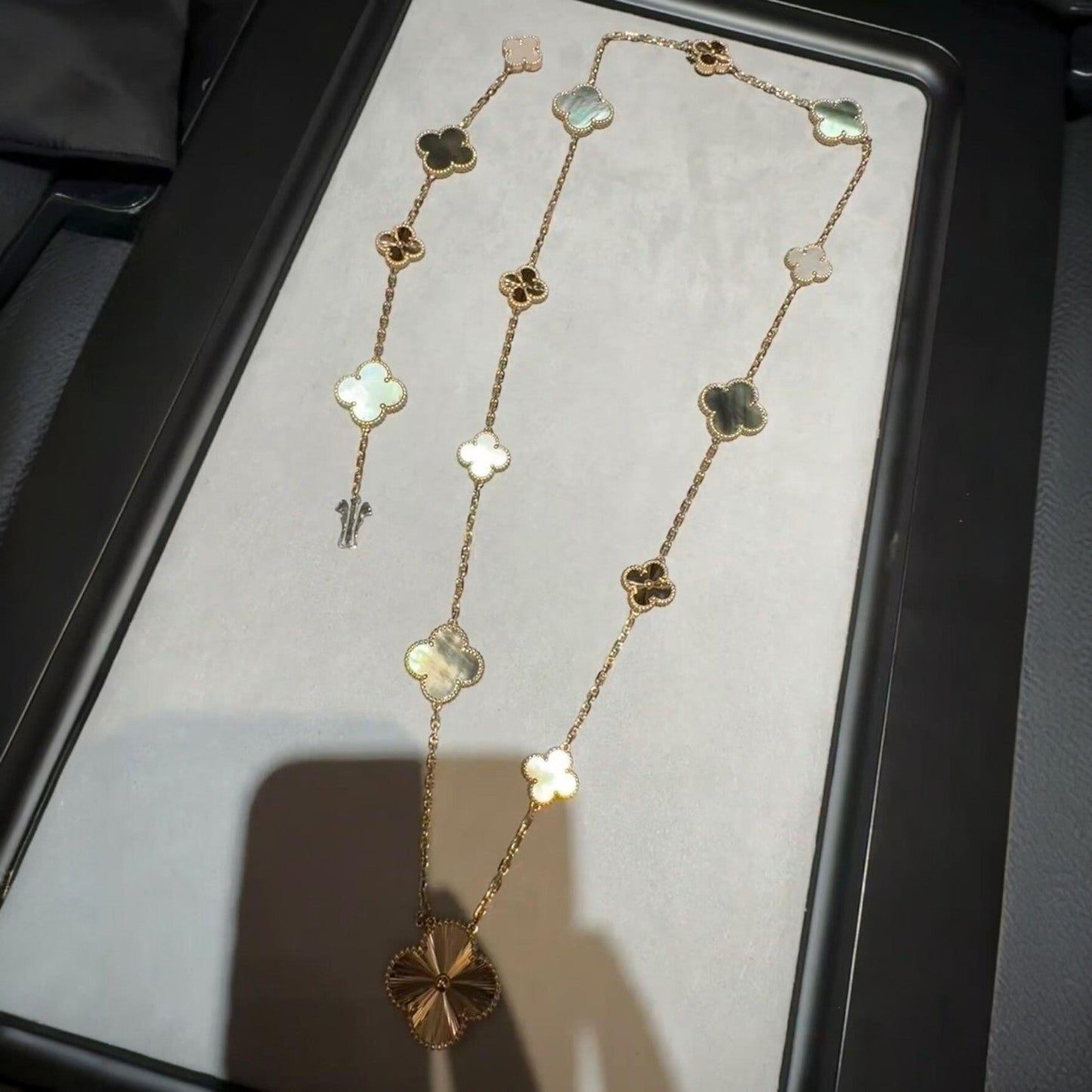 [Lumi Jewellery]DETACHABLE CLOVER 15(11+4) FLOWER ROSE GOLD NECKLACE SET