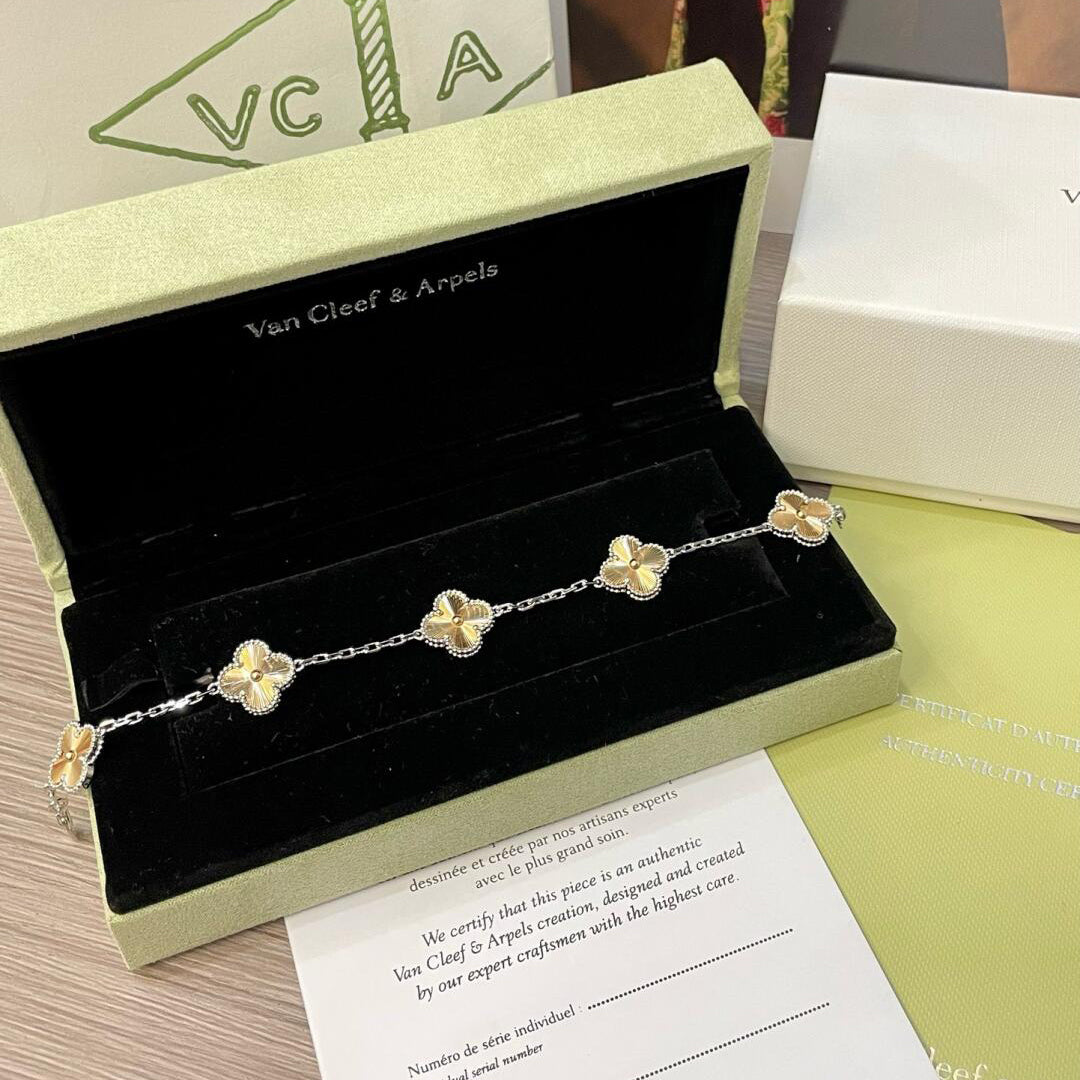 [Lumi Jewellery]CLOVER  5 MOTIFS  CHRISTMAS LIMITED EDITION BRACELET
