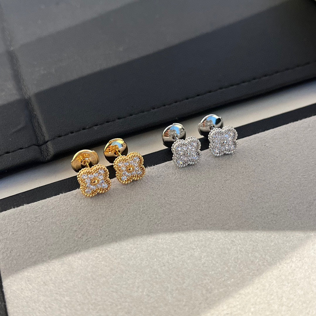 [Lumi Jewellery]CLOVER MINI DIAMOND STUD EARRINGS