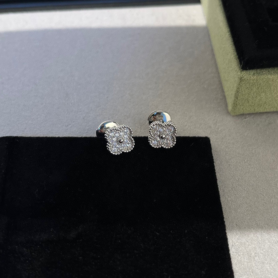 [Lumi Jewellery]CLOVER MINI DIAMOND STUD EARRINGS