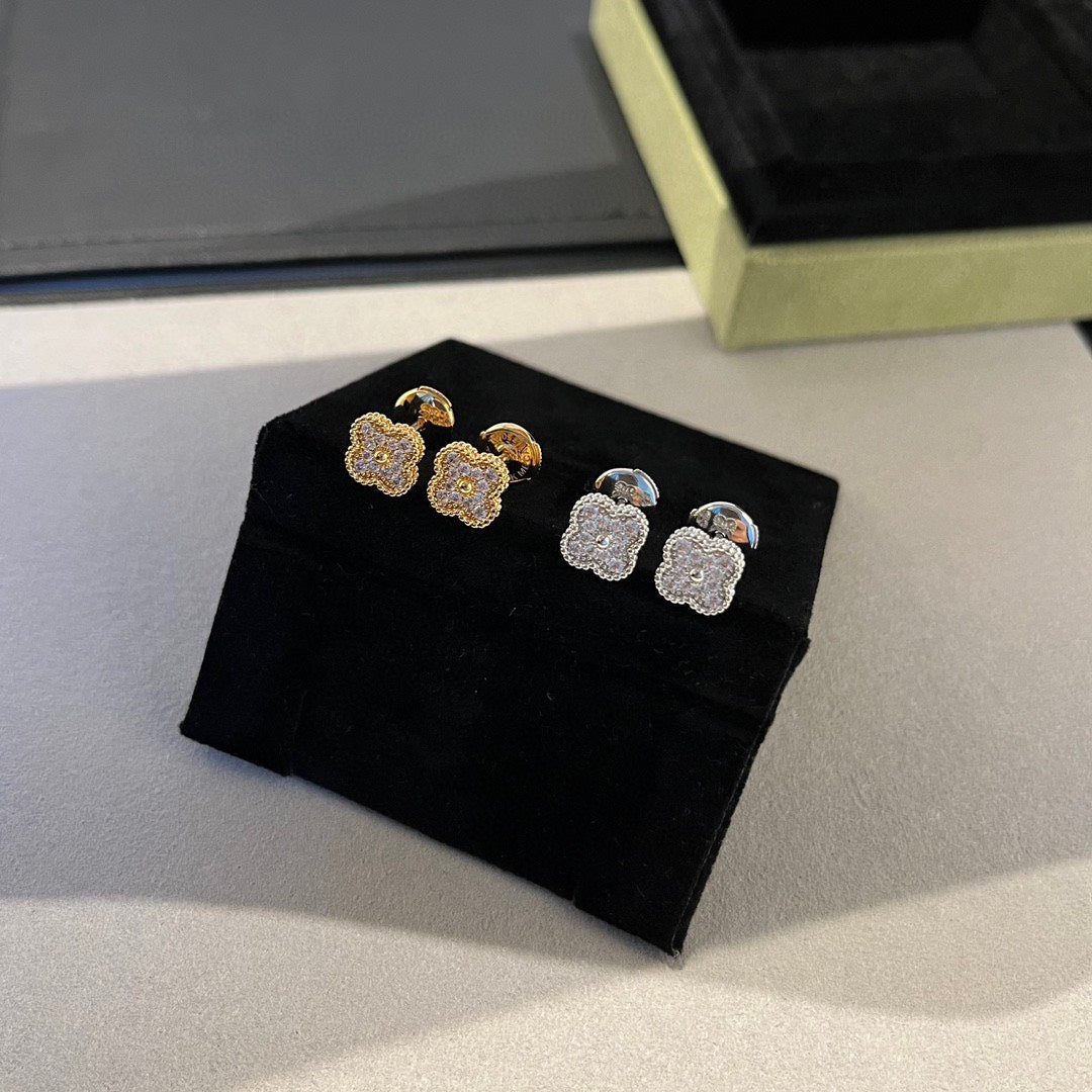 [Lumi Jewellery]CLOVER MINI DIAMOND STUD EARRINGS