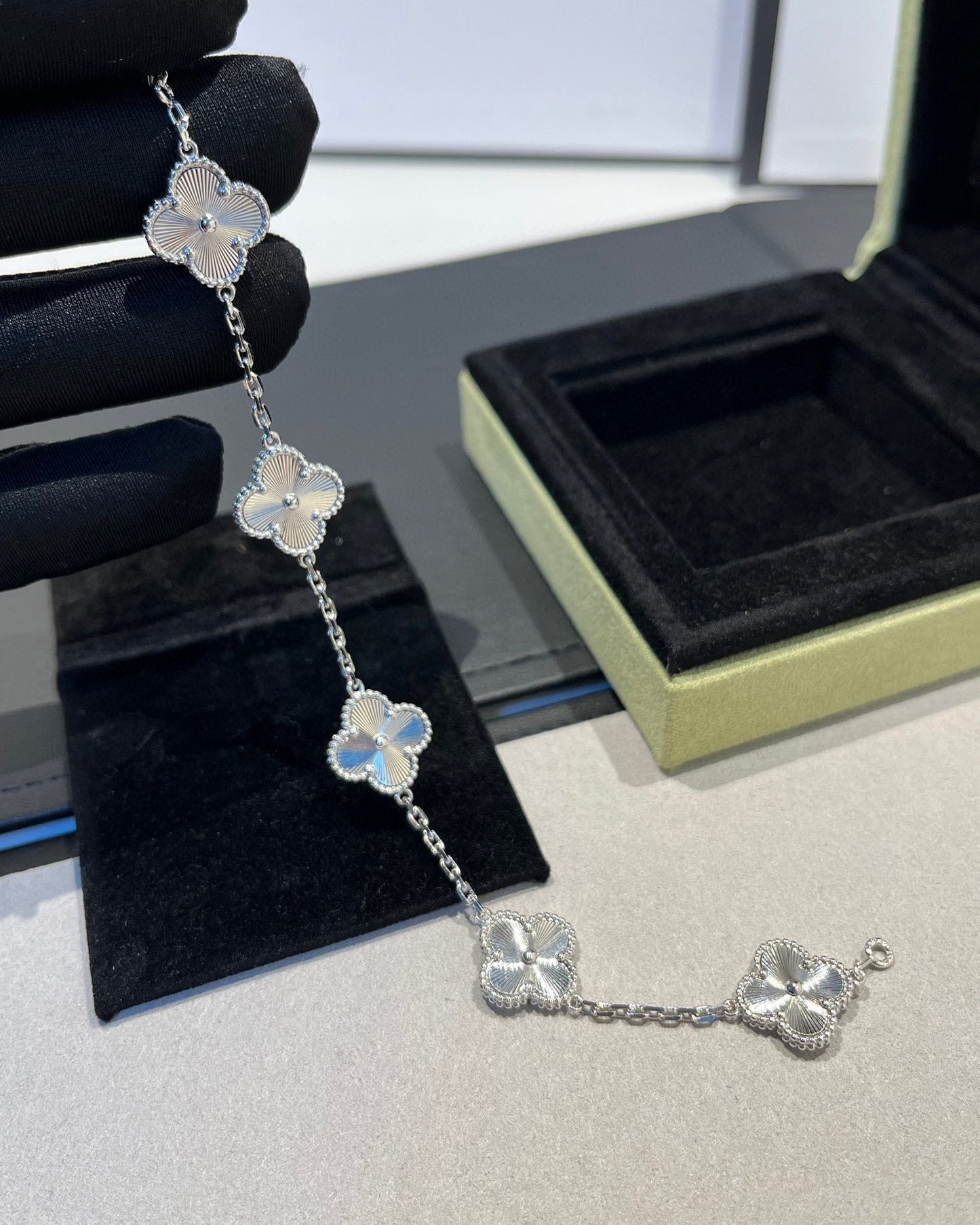[Lumi Jewellery] CLOVER 5 MOTIF LASER BRACELET COLLECTION