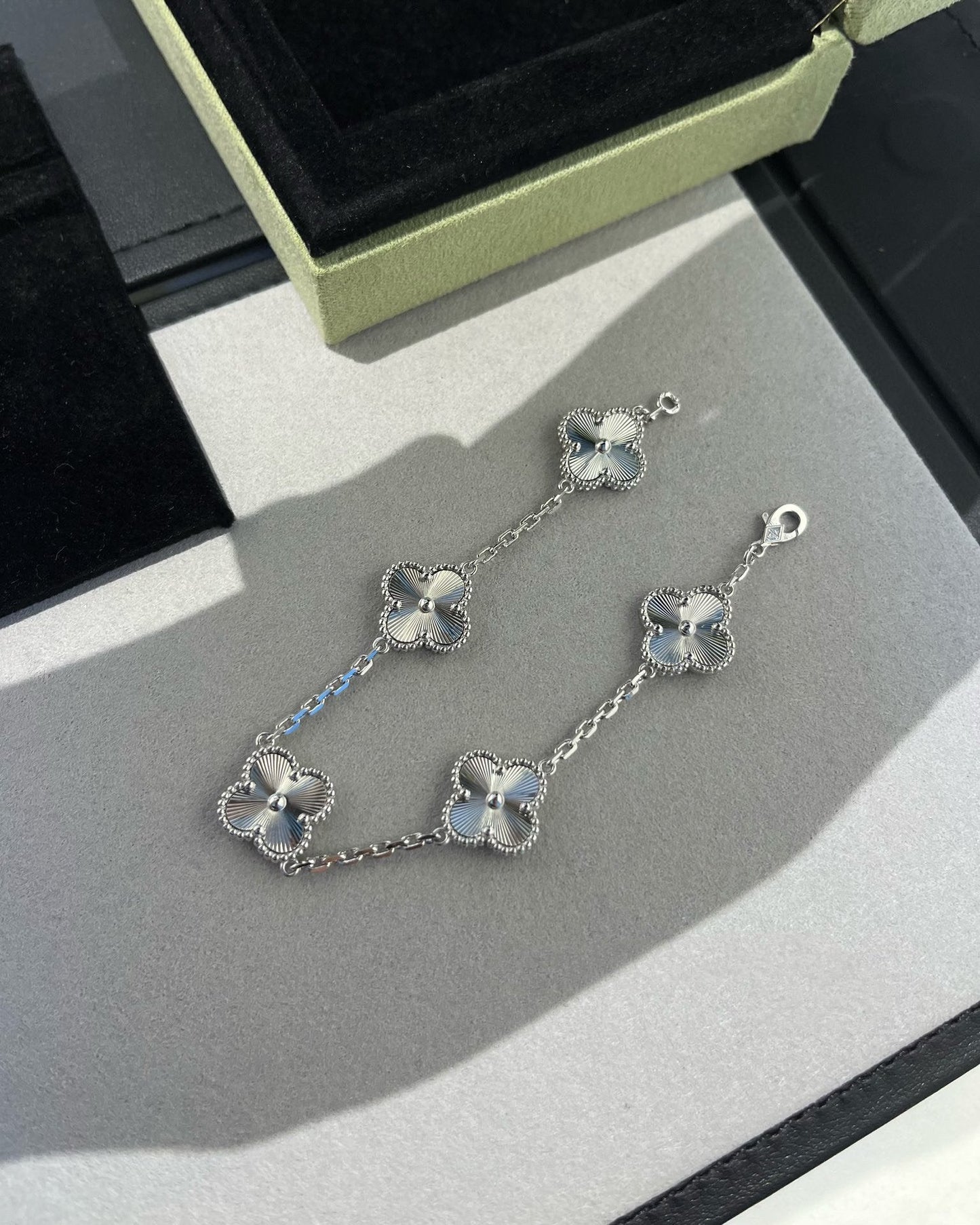 [Lumi Jewellery] CLOVER 5 MOTIF LASER BRACELET COLLECTION
